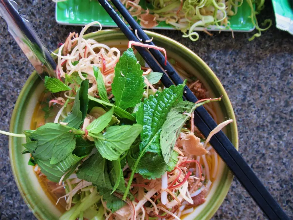 Gh&eacute; qu&aacute;n B&uacute;n ri&ecirc;u cua ốc Phan Rang Ninh Thuận thưởng thức m&oacute;n ngon nức tiếng 8