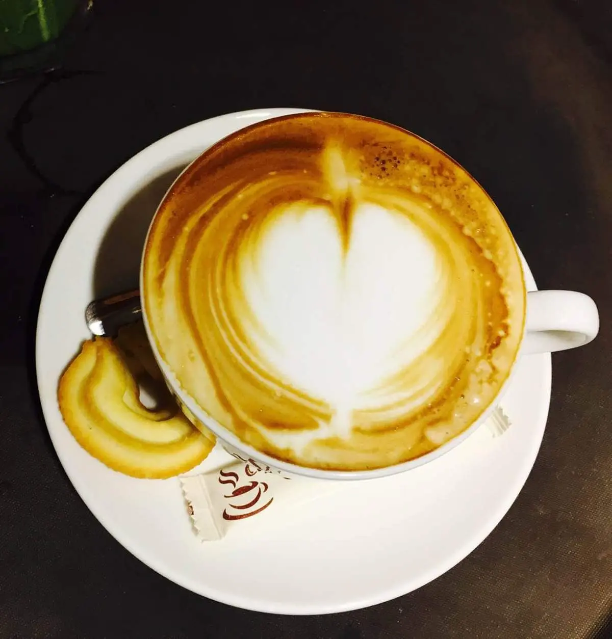 Kh&aacute;m ph&aacute; kh&ocirc;ng gian độc đ&aacute;o tại Coffee Container cafe 6