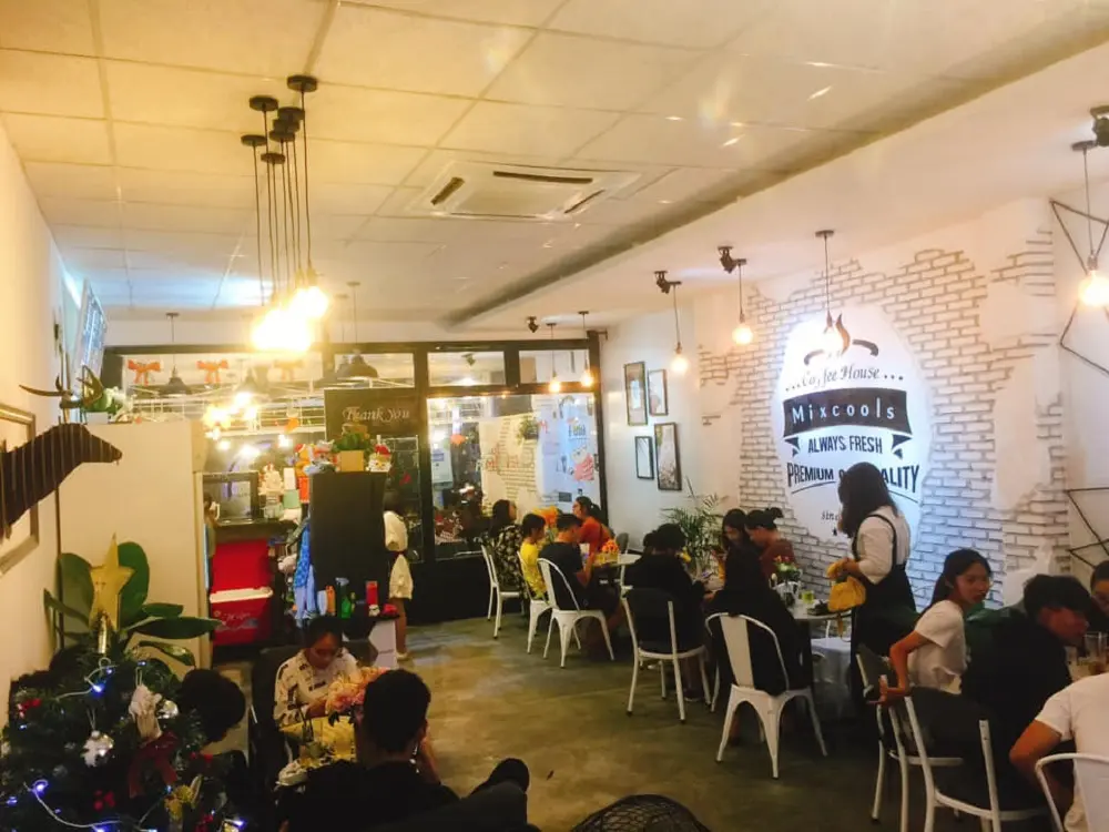 Mixcool's Coffee House mang hơi thở trẻ trung và tối giản giữa lòng xứ Phan 10