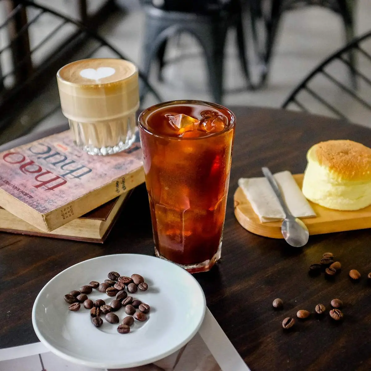 Mono caf&eacute; v&agrave; kh&ocirc;ng gian c&agrave; ph&ecirc; thanh b&igrave;nh, tĩnh lặng 6