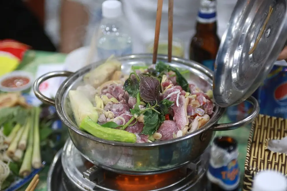 Thịt d&ecirc; Ninh Thuận, biểu tượng ẩm thực đặc trưng của v&ugrave;ng đất nắng gi&oacute; 6