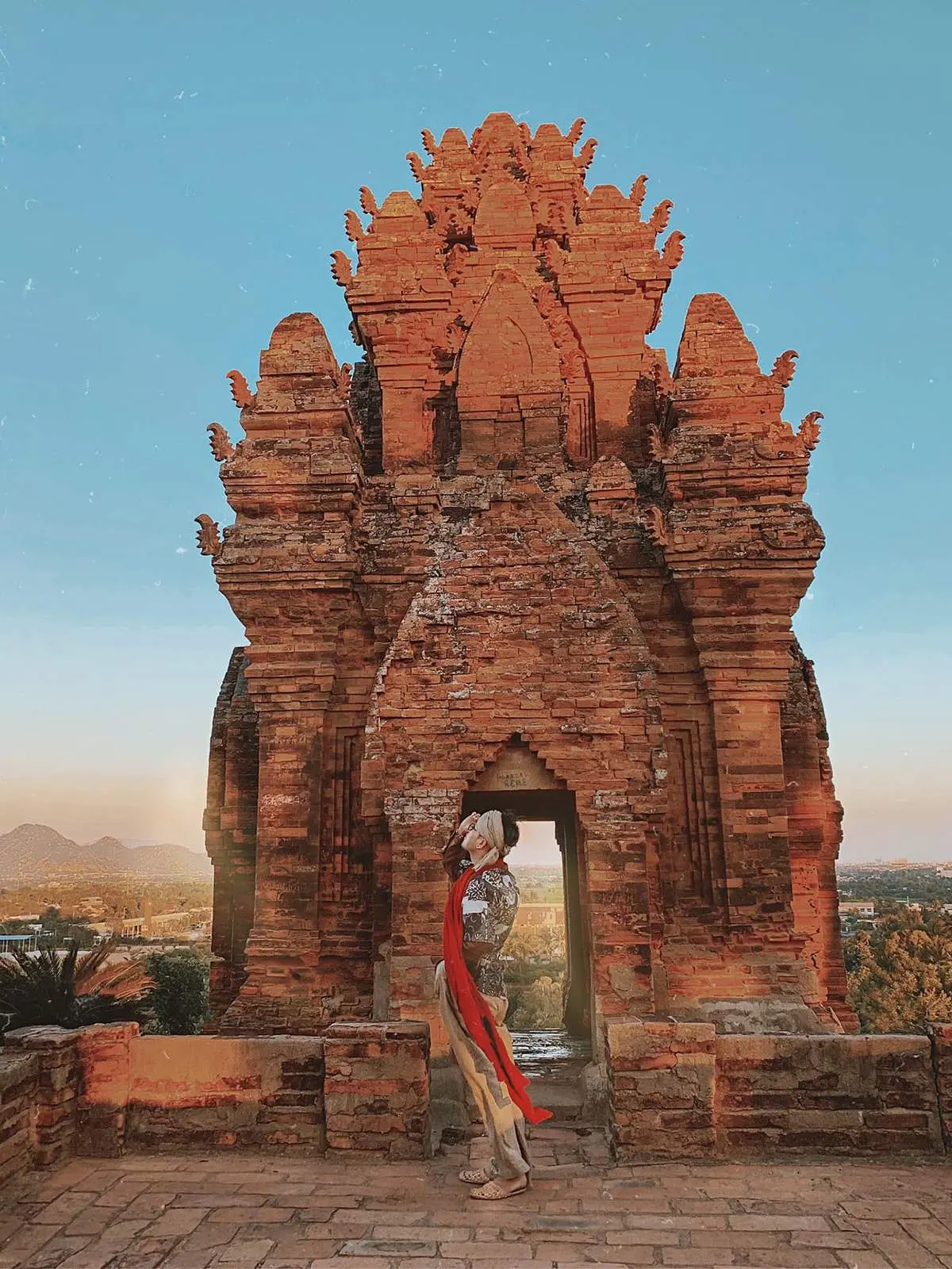 H&agrave;nh tr&igrave;nh đồng h&agrave;nh c&ugrave;ng K&yacute; sự v&ugrave;ng Panduranga Phan Rang 6