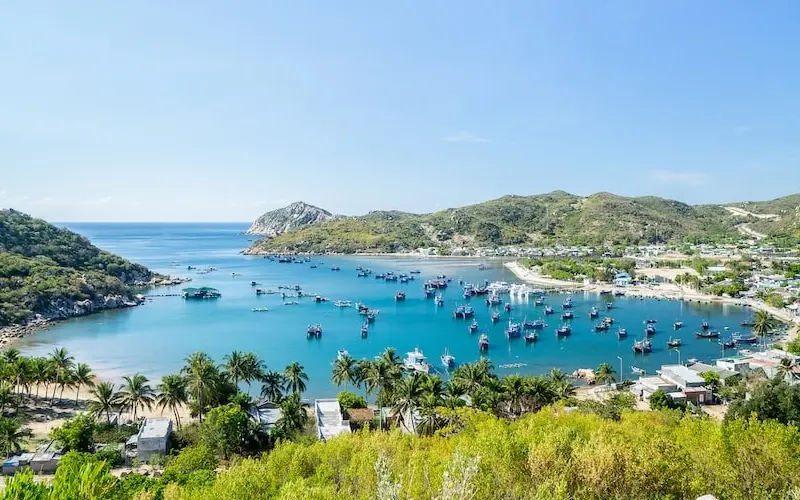 Khám phá vịnh Vĩnh Hy: Viên ngọc xanh hoang sơ ở Ninh Thuận 2