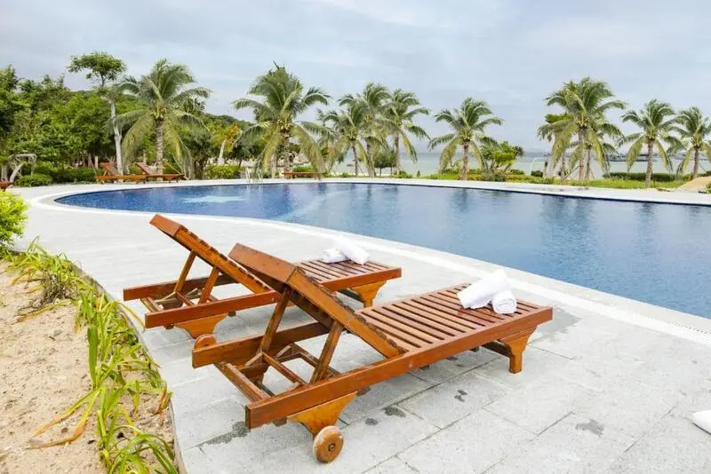 Trải nghiệm t&agrave;u đ&aacute;y k&iacute;nh Vĩnh Hy, kh&aacute;m ph&aacute; vẻ đẹp đại dương 7