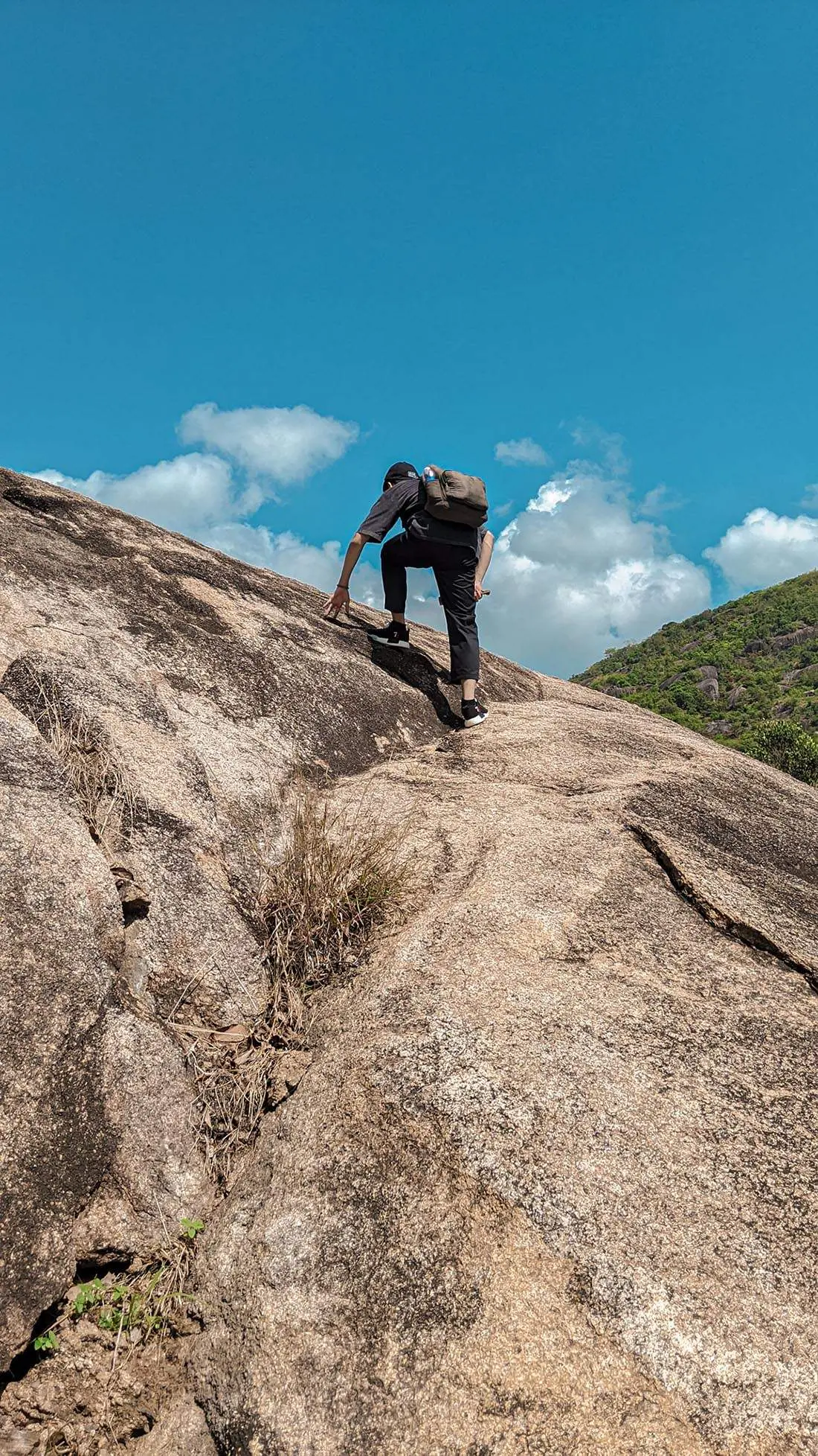 Trải nghiệm trekking hồ V&ocirc; Cực Ninh Thuận với h&agrave;nh tr&igrave;nh kh&oacute; qu&ecirc;n 4