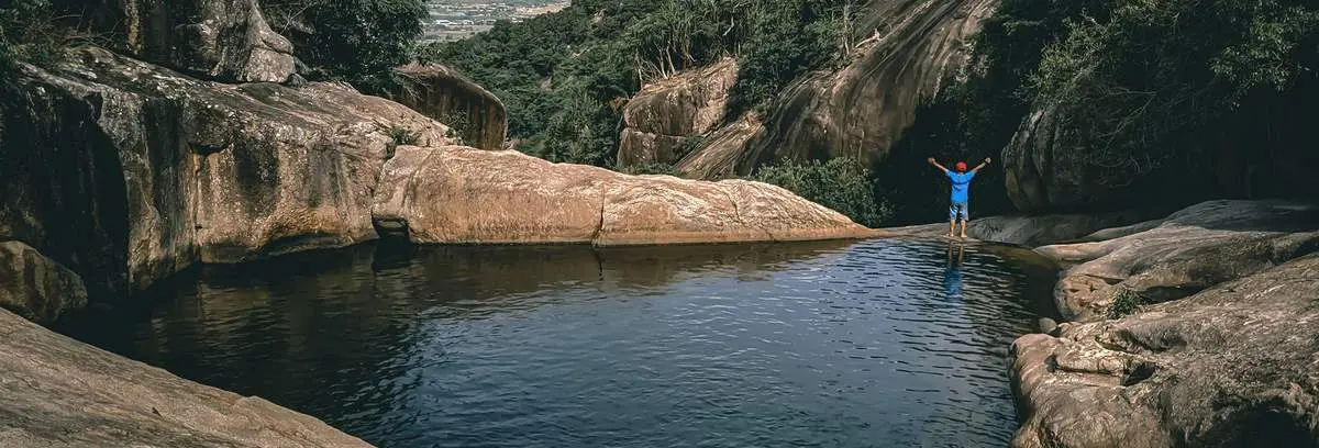 Trải nghiệm trekking hồ Vô Cực Ninh Thuận với hành trình khó quên