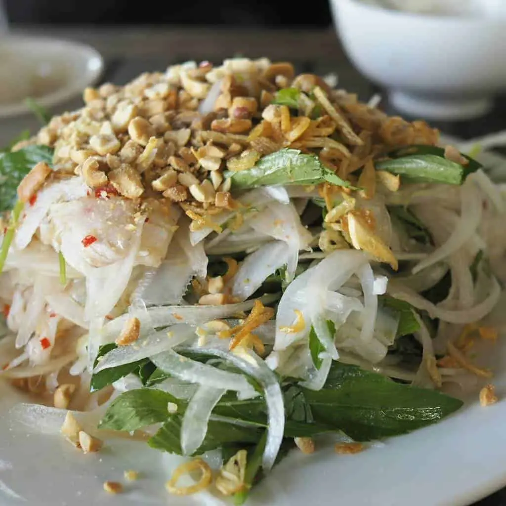 Hấp dẫn gỏi cá Phan Thiết, món ăn chiêu đãi những người bạn mới 5