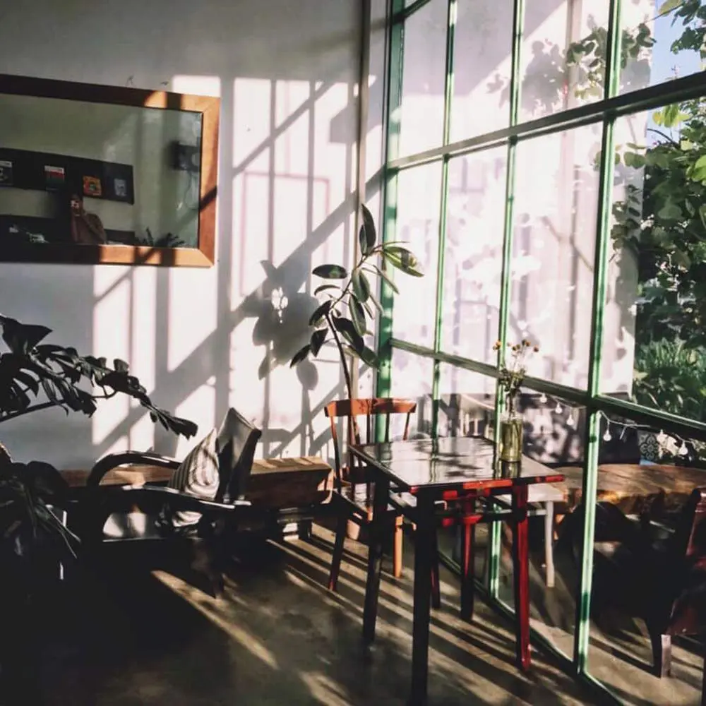Kh&aacute;m ph&aacute; kh&ocirc;ng gian xanh m&aacute;t tại A Little Thing Bistro 4