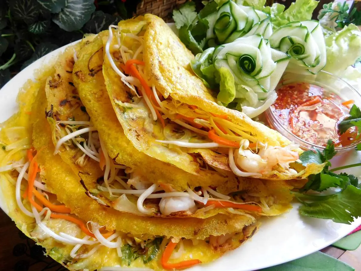 M&oacute;n b&aacute;nh x&egrave;o ăn trong t&ocirc; độc đ&aacute;o ở Phan Thiết 5
