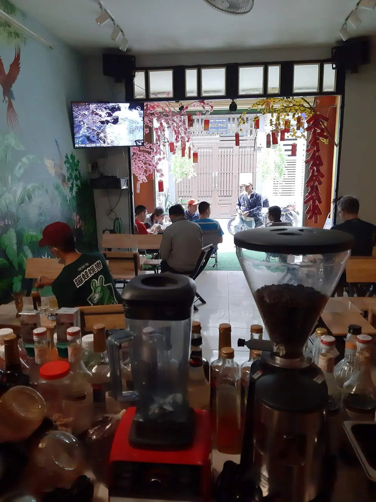 The Lavy Cafe v&agrave; kh&ocirc;ng gian b&igrave;nh y&ecirc;n, nhẹ nh&agrave;ng 2
