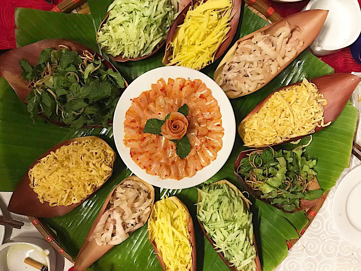 Thưởng thức lẩu thả v&agrave; c&aacute; lồi xối mỡ Phan Thiết ngon trứ danh 2