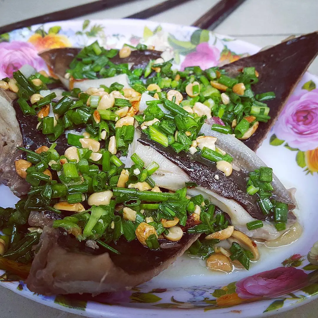 Thưởng thức lẩu thả v&agrave; c&aacute; lồi xối mỡ Phan Thiết ngon trứ danh 3