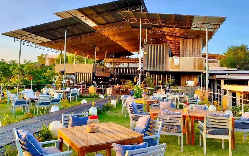 Top 8 qu&aacute;n beach bar s&ocirc;i động tại Phan Thiết đ&aacute;ng trải nghiệm 10