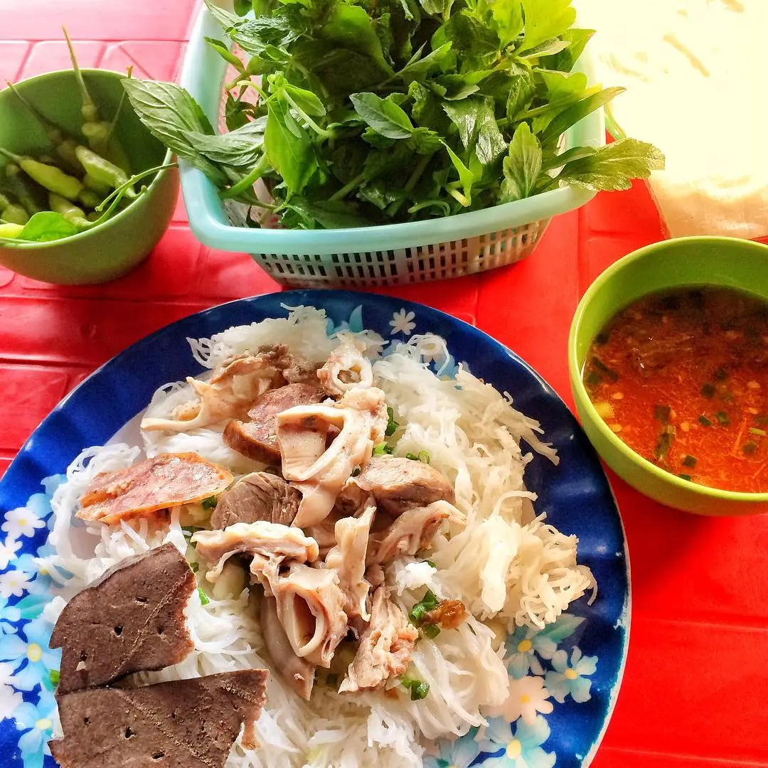 Top qu&aacute;n ăn ngon Phan Thiết được nhiều người y&ecirc;u th&iacute;ch 8