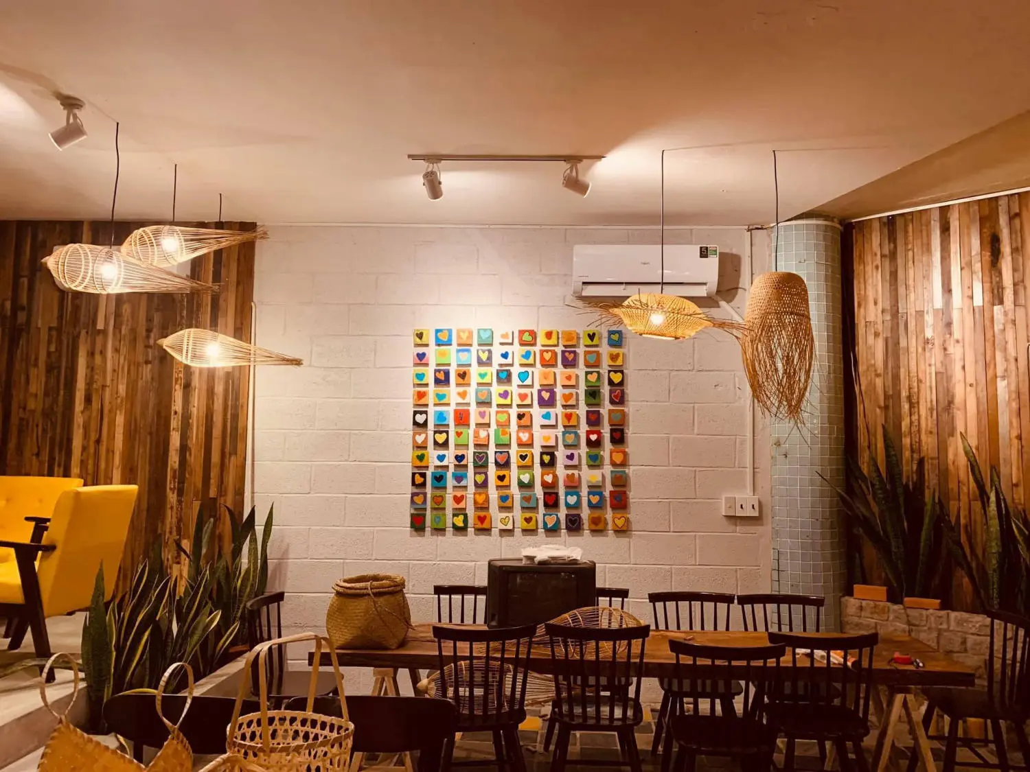 Đến Cà phê thị xã Phan Thiết chiêm ngưỡng thành phố tuyệt đẹp về đêm