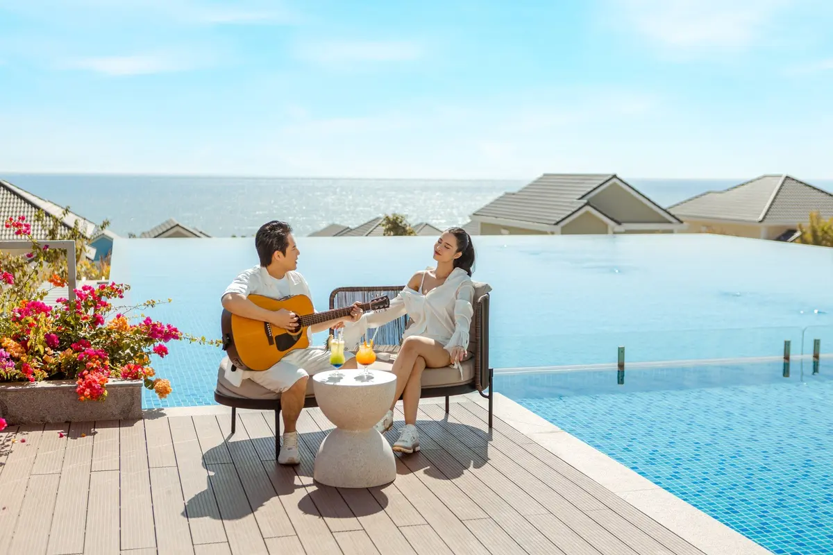 C&ugrave;ng du lịch Phan Thiết với cặp đ&ocirc;i đ&igrave;nh đ&aacute;m Đ&ocirc;ng Nhi v&agrave; &Ocirc;ng Cao Thắng 3