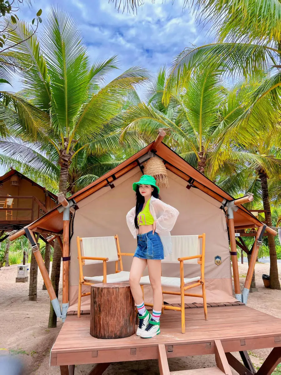 Kh&aacute;m ph&aacute; Hola Beach cực chill c&ugrave;ng c&ocirc; n&agrave;ng Hứa Thảo Nguy&ecirc;n 3