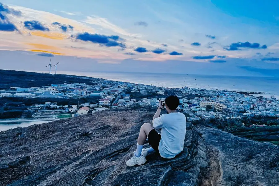 Kh&aacute;m ph&aacute; Ph&uacute; Qu&yacute; qua những khung cảnh ấn tượng của travel blogger Win Di 8