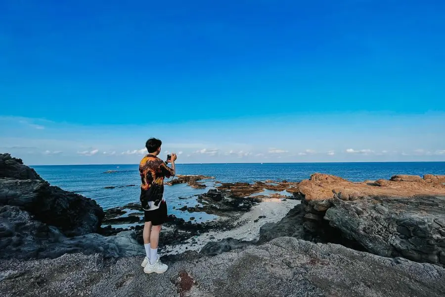 Kh&aacute;m ph&aacute; Ph&uacute; Qu&yacute; qua những khung cảnh ấn tượng của travel blogger Win Di 7