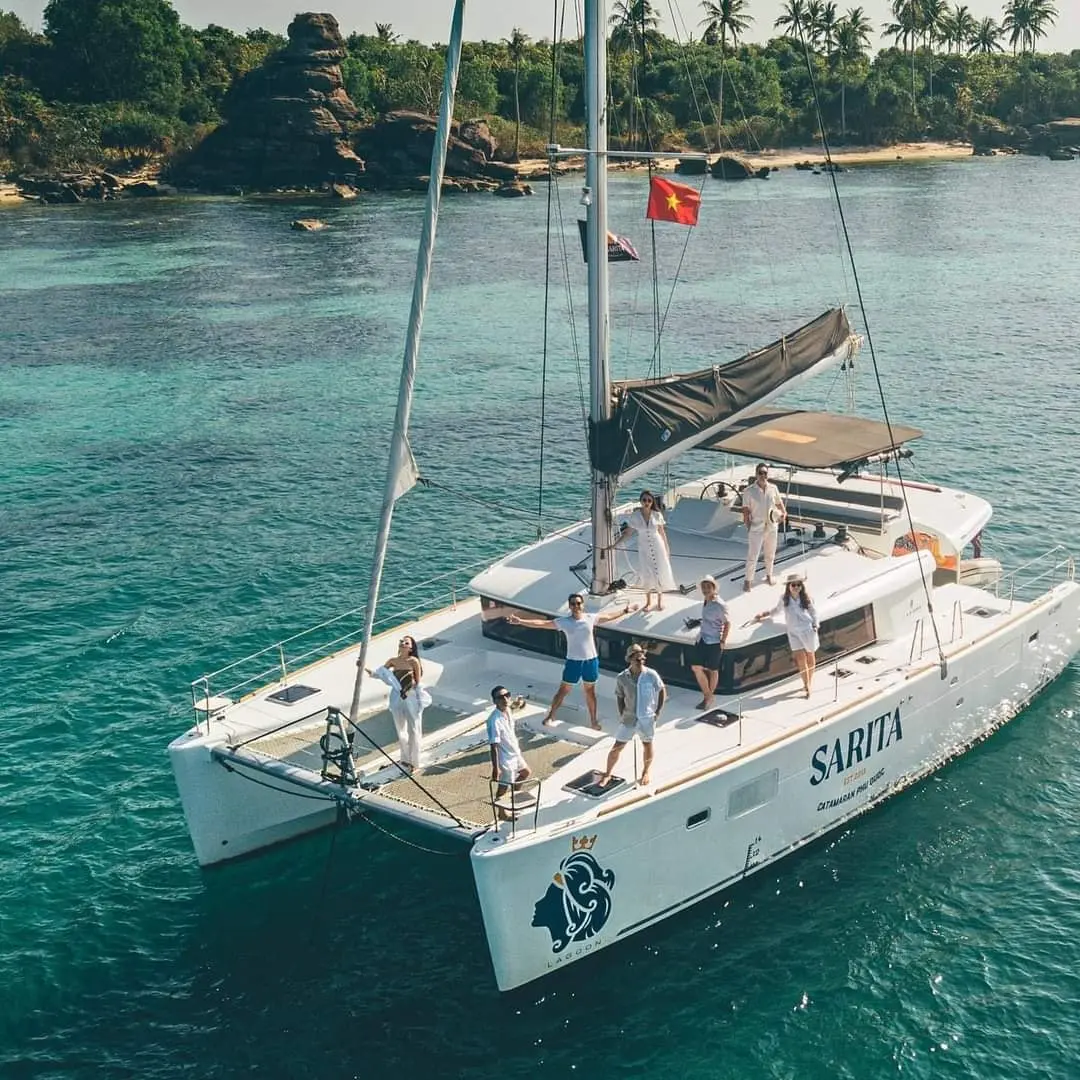 Catamaran Sarita - Đẳng cấp du thuyền 5 sao trên đảo Ngọc 3