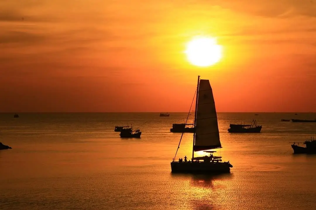 Catamaran Sarita - Đẳng cấp du thuyền 5 sao trên đảo Ngọc 7