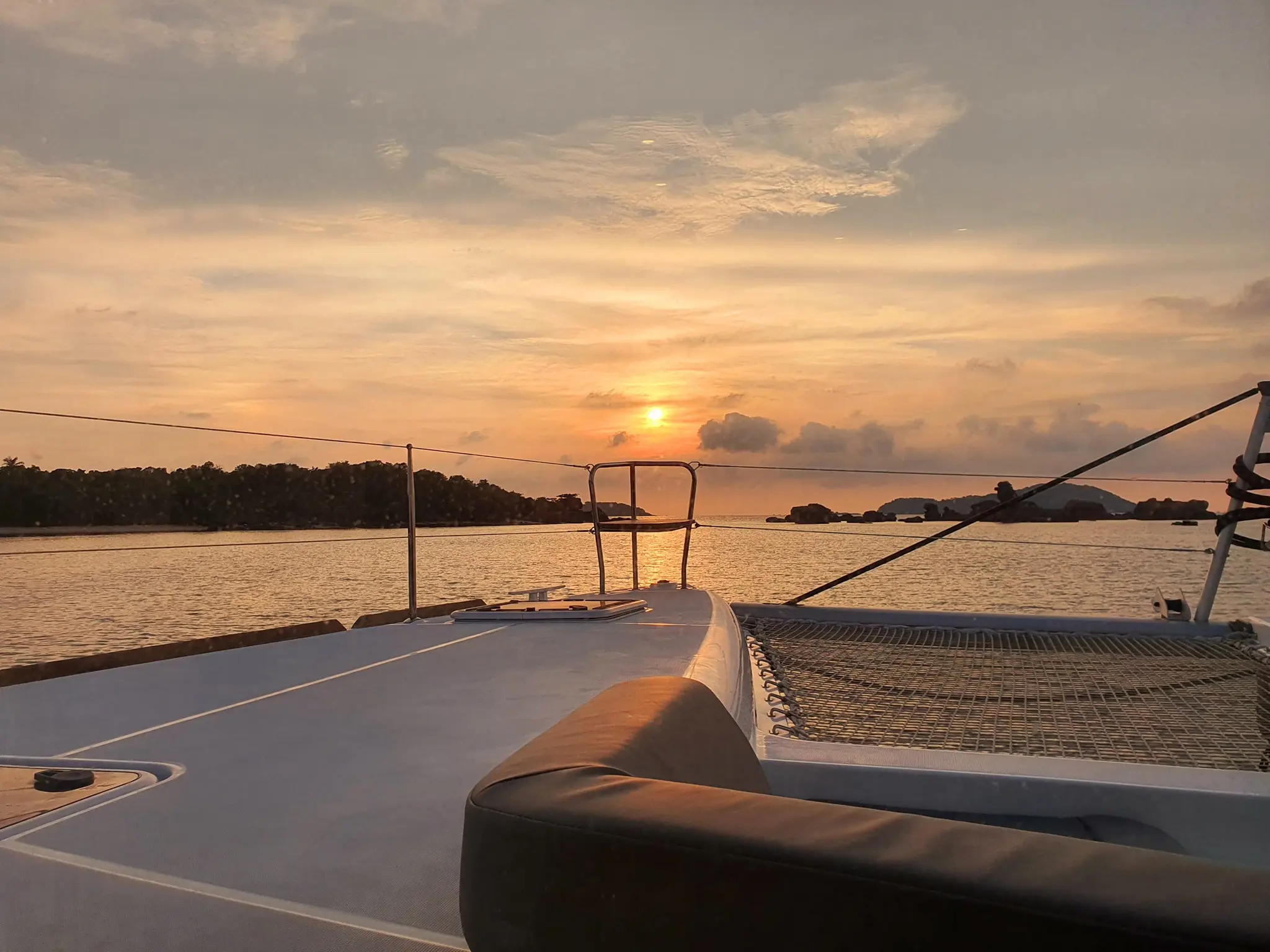 Catamaran Sarita - Đẳng cấp du thuyền 5 sao trên đảo Ngọc 9