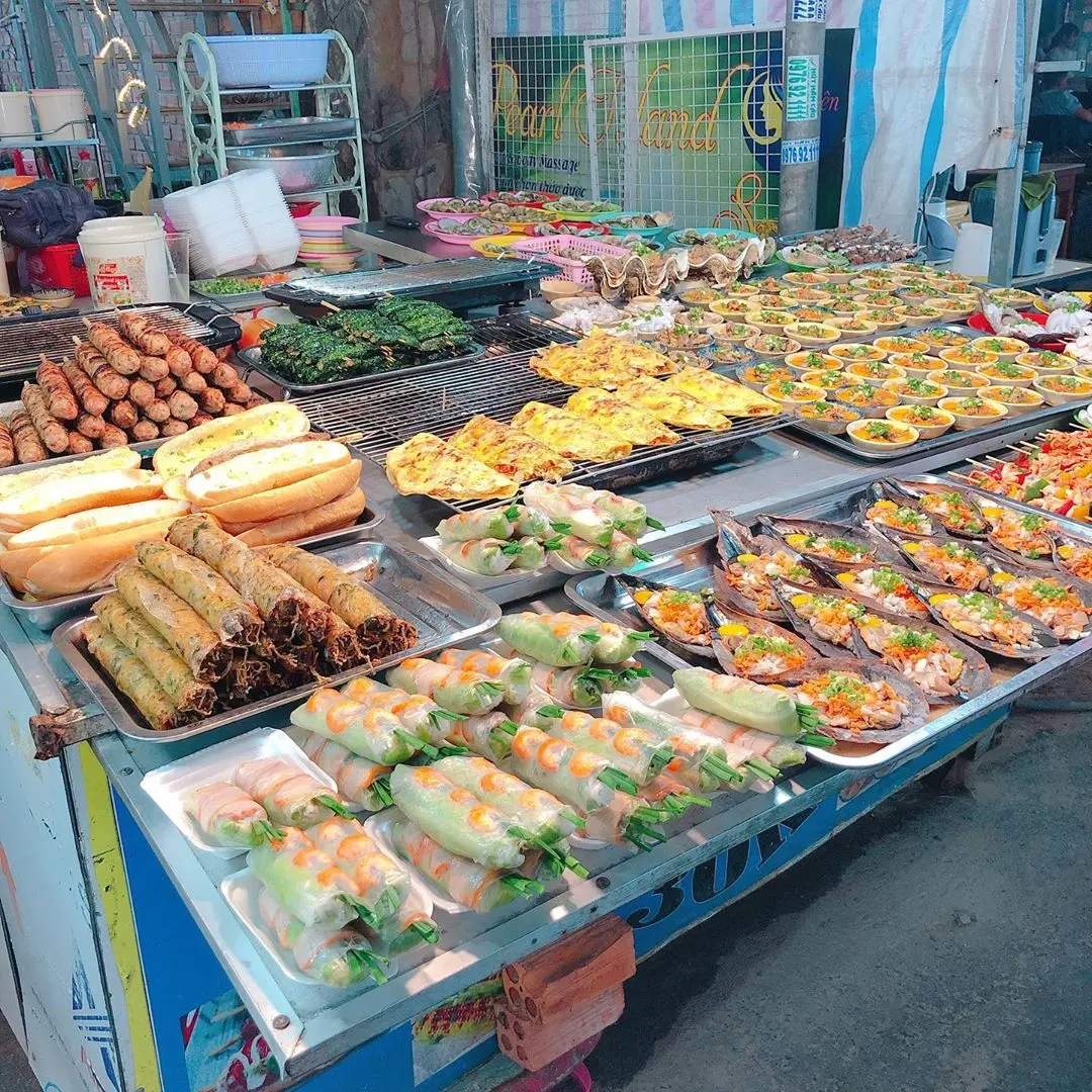 Chợ đ&ecirc;m Ph&uacute; Quốc (chợ đ&ecirc;m Bạch Đằng) &ndash; Thế giới ẩm thực nhộn nhịp khi đ&ecirc;m về 12