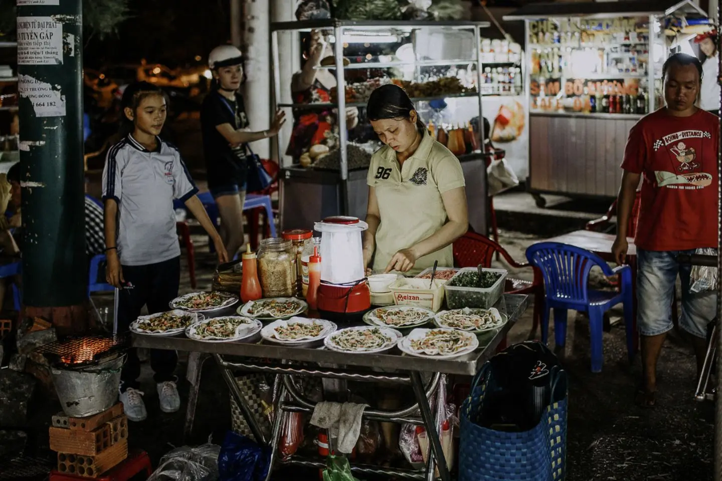 Chợ đ&ecirc;m Ph&uacute; Quốc (chợ đ&ecirc;m Bạch Đằng) &ndash; Thế giới ẩm thực nhộn nhịp khi đ&ecirc;m về 16