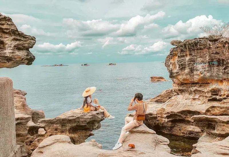 Kh&aacute;m ph&aacute; Dinh Cậu: địa điểm du lịch l&acirc;u đời tại Ph&uacute; Quốc 10