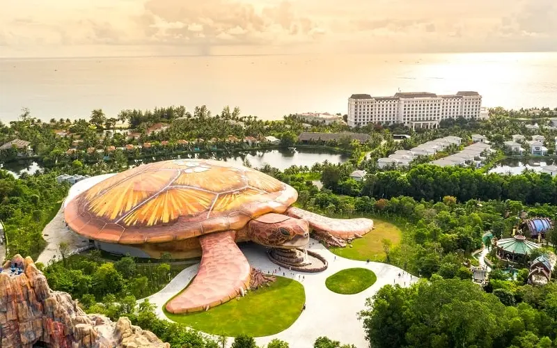 Thủy cung Ph&uacute; Quốc: Đại dương thu nhỏ giữa l&ograve;ng Vinpearl 2