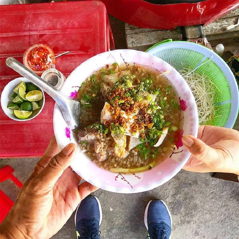 Cháo chả đường 30 tháng 4 - Top quán ngon Phú Quốc giá rẻ