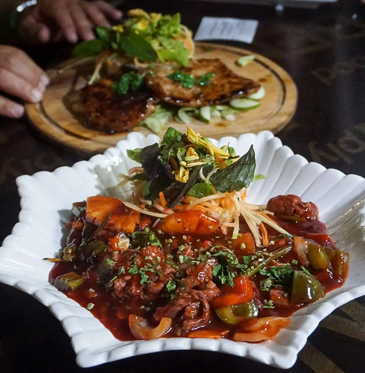 Mai Jo Refined Restaurant Phu Quoc - Không gian ấm cúng sang trọng ẩn mình trong con ngõ nhỏ 12