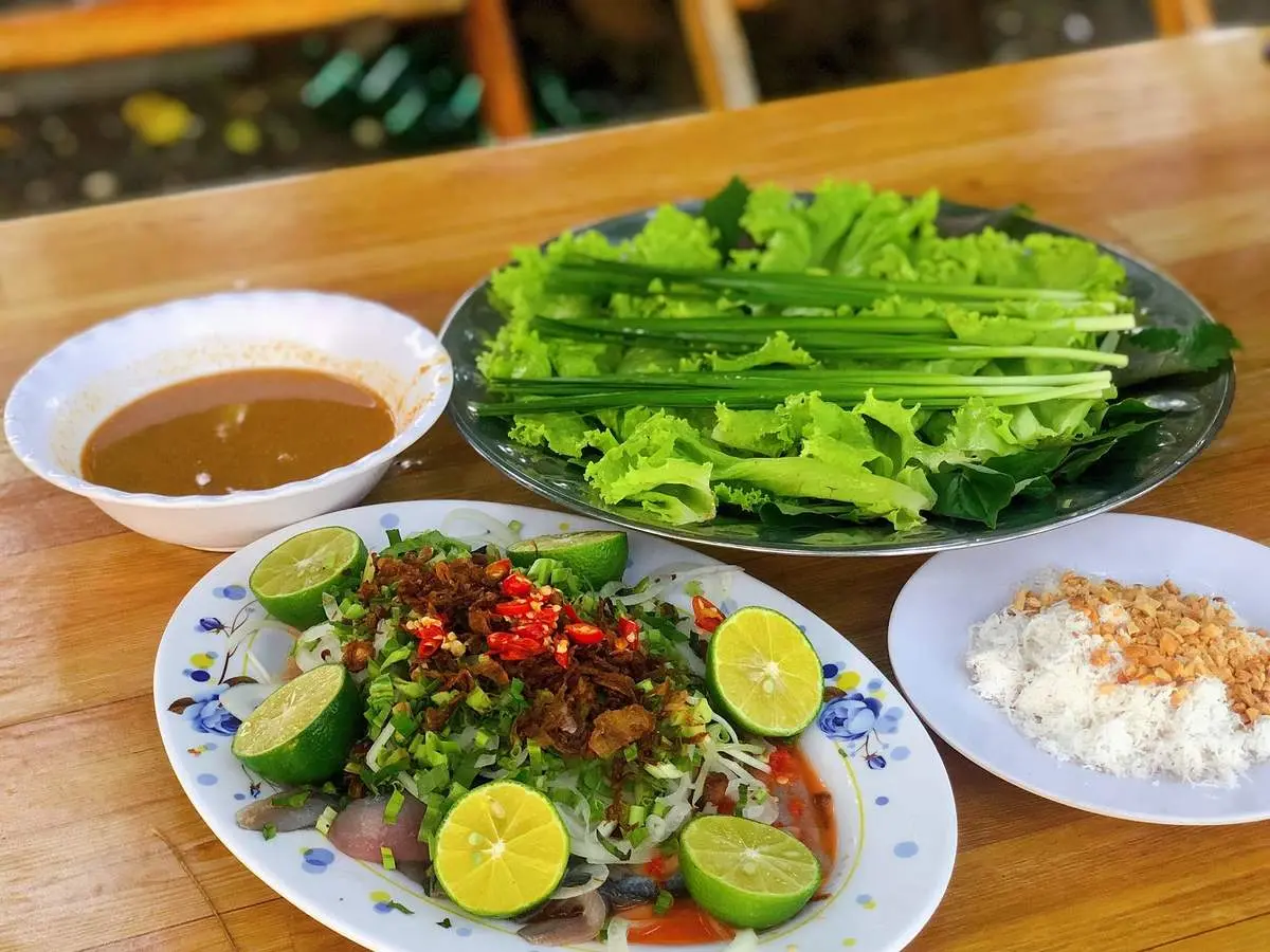 Nh&agrave; b&egrave; hải sản B&eacute; Ghẹ - Nh&agrave; h&agrave;ng hải sản b&igrave;nh d&acirc;n ở l&agrave;ng ch&agrave;i H&agrave;m Ninh 15