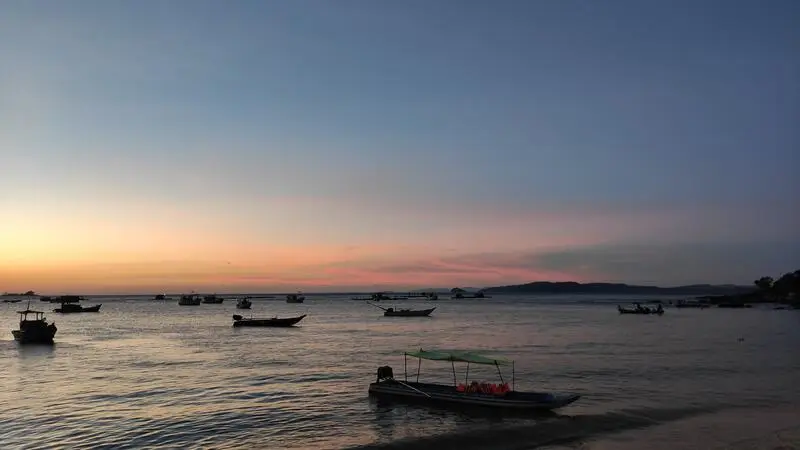 Chi&ecirc;m ngưỡng ho&agrave;ng h&ocirc;n Ph&uacute; Quốc, cảnh đẹp l&atilde;ng mạn y&ecirc;n b&igrave;nh 4