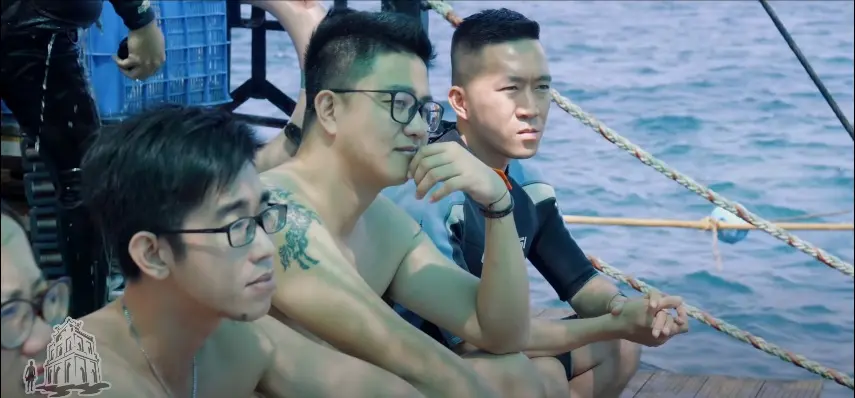 Đi bộ dưới biển lặn ngắm san h&ocirc; Ph&uacute; Quốc như youtuber Challenge Me 12