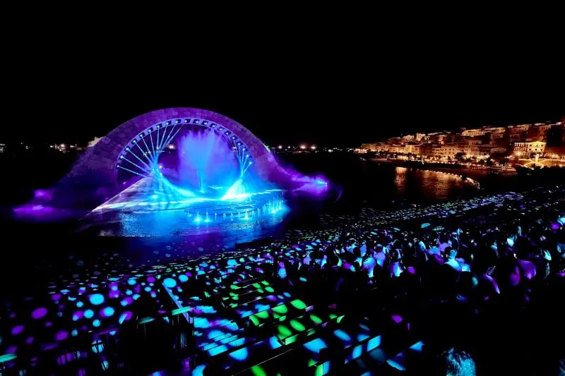 Kiss The Stars Show, si&ecirc;u phẩm tr&igrave;nh diễn tại đảo ngọc 5