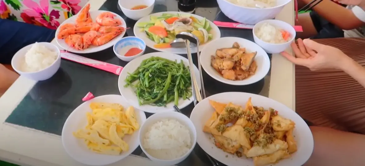 Vlogger Huy Hay Đi tr&oacute;t phải l&ograve;ng Ph&uacute; Quốc 13