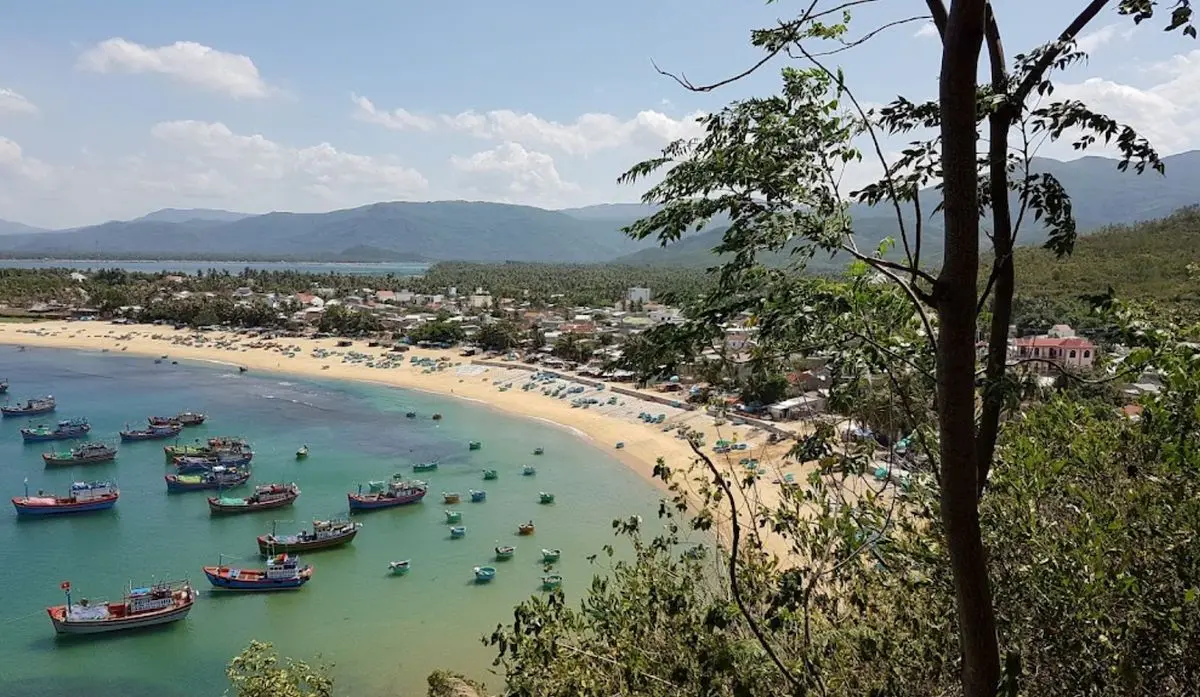 B&atilde;i &Ocirc;m, B&atilde;i Rạng Ph&uacute; Y&ecirc;n - Cặp đ&ocirc;i biển đảo kết hợp m&ecirc; hoặc tr&aacute;i tim lữ kh&aacute;ch 10