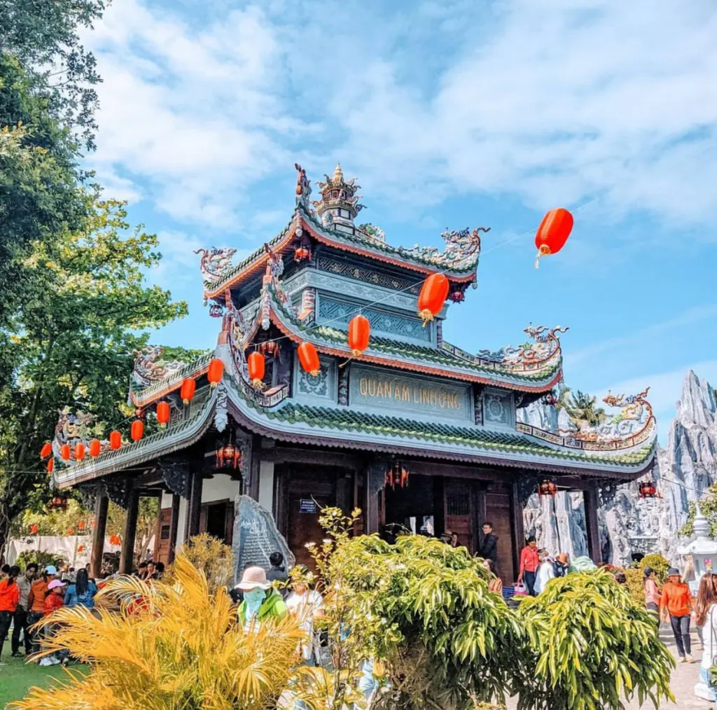Ch&ugrave;a Thanh Lương Ph&uacute; Y&ecirc;n - N&eacute;t kiến tr&uacute;c độc đ&aacute;o từ san h&ocirc; v&agrave; g&aacute;o dừa 3