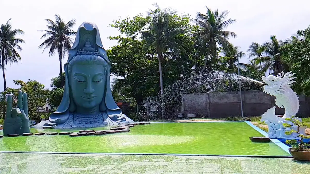 Ch&ugrave;a Thanh Lương Ph&uacute; Y&ecirc;n - N&eacute;t kiến tr&uacute;c độc đ&aacute;o từ san h&ocirc; v&agrave; g&aacute;o dừa 4