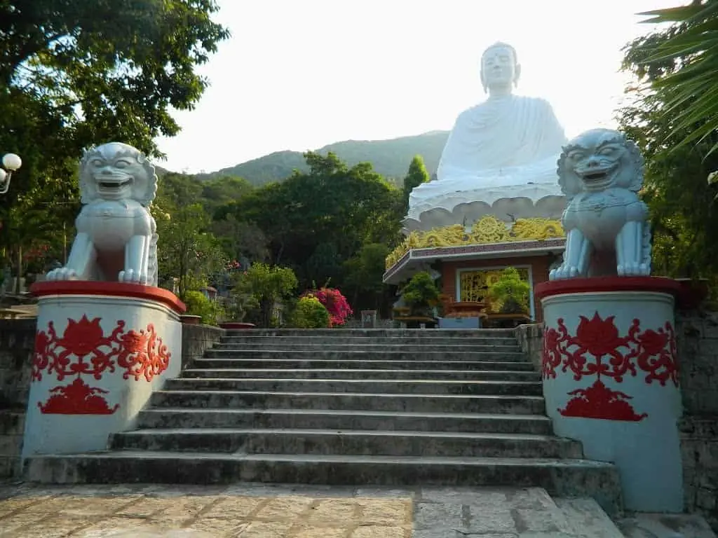 Cuộc sống bộn bề th&igrave; h&atilde;y đến N&uacute;i Ch&oacute;p Ch&agrave;i - Ch&ugrave;a Bảo L&acirc;m Ph&uacute; Y&ecirc;n để an y&ecirc;n trong l&ograve;ng 7