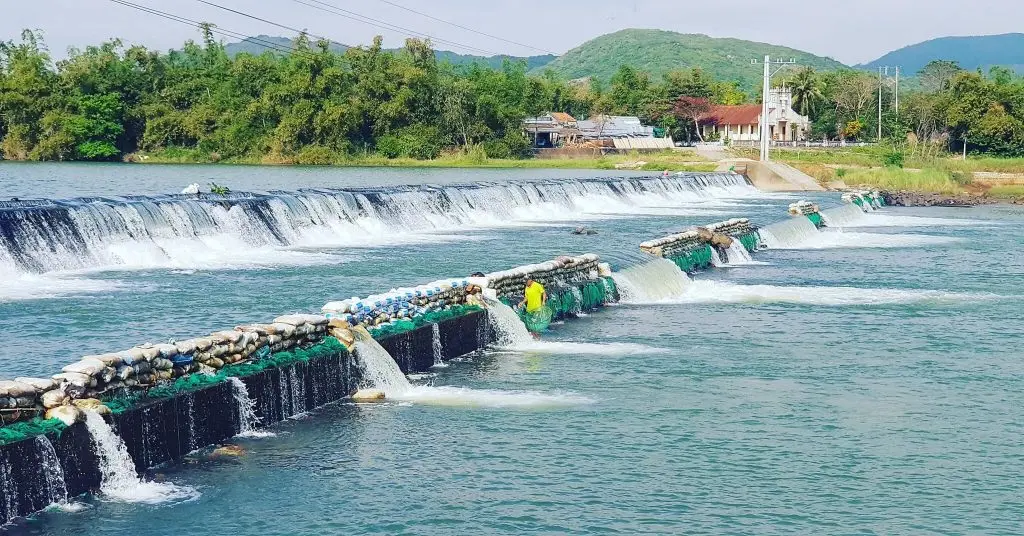 Đập Tam Giang Ph&uacute; Y&ecirc;n - Vẻ đẹp thi&ecirc;n nhi&ecirc;n h&ugrave;ng vĩ của xứ Nẫu 6
