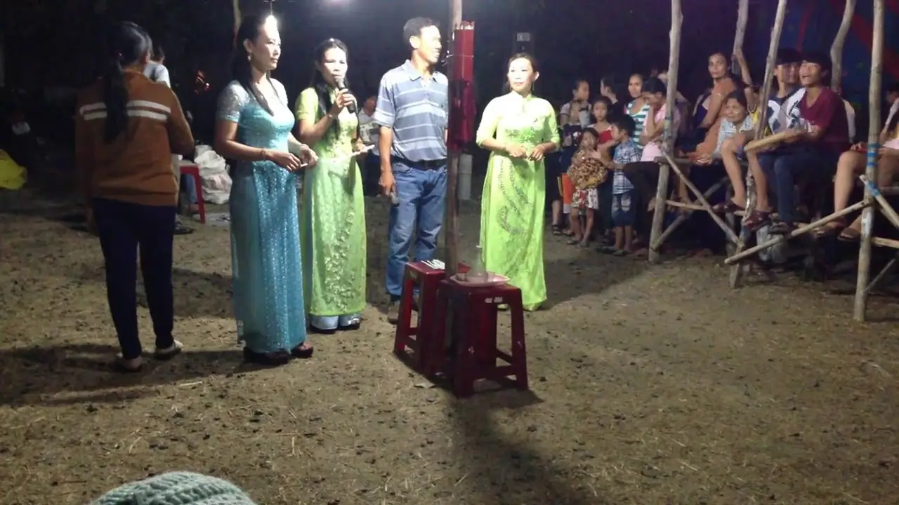 Kh&aacute;m ph&aacute; Hội B&agrave;i Ch&ograve;i Ph&uacute; Y&ecirc;n - Tr&ograve; chơi d&acirc;n gian đậm chất văn h&oacute;a Việt 4