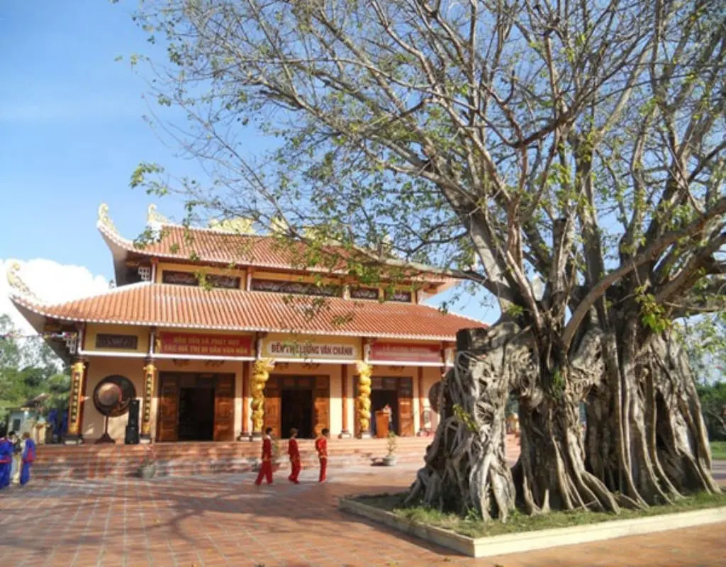Kh&aacute;m ph&aacute; khu lăng mộ v&agrave; đền thờ Lương Văn Ch&aacute;nh Ph&uacute; Y&ecirc;n 3