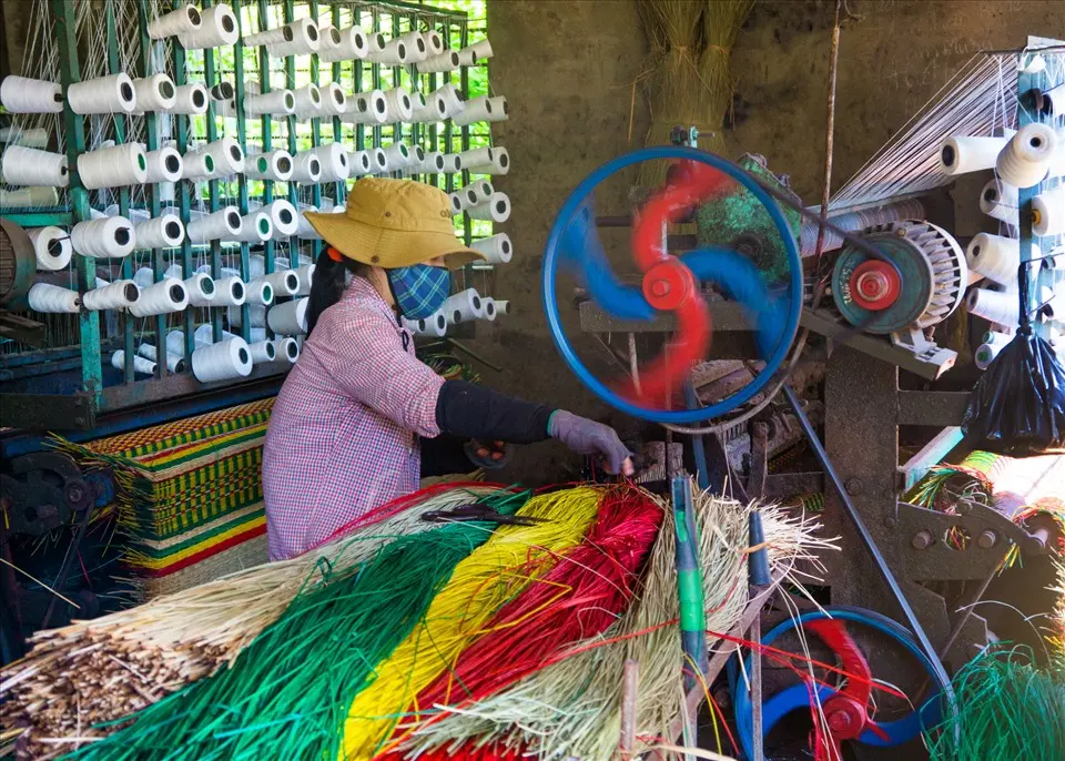 L&agrave;ng nghề dệt chiếu c&oacute;i Ph&uacute; T&acirc;n - L&agrave;ng nghề hơn trăm năm tuổi tại Ph&uacute; Y&ecirc;n 7
