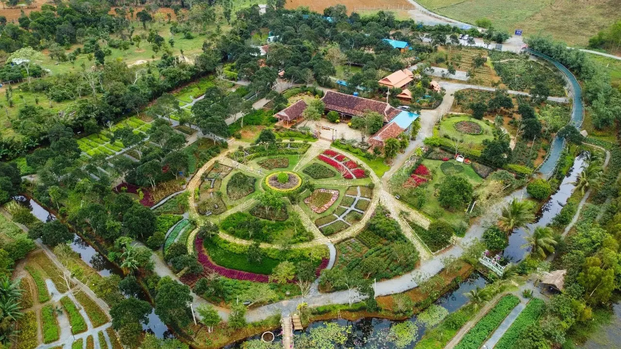 Long V&acirc;n Garden Ph&uacute; Y&ecirc;n - Ngất ng&acirc;y trước vẻ đẹp của Đ&agrave; Lạt thu nhỏ trong l&ograve;ng phố biển 2