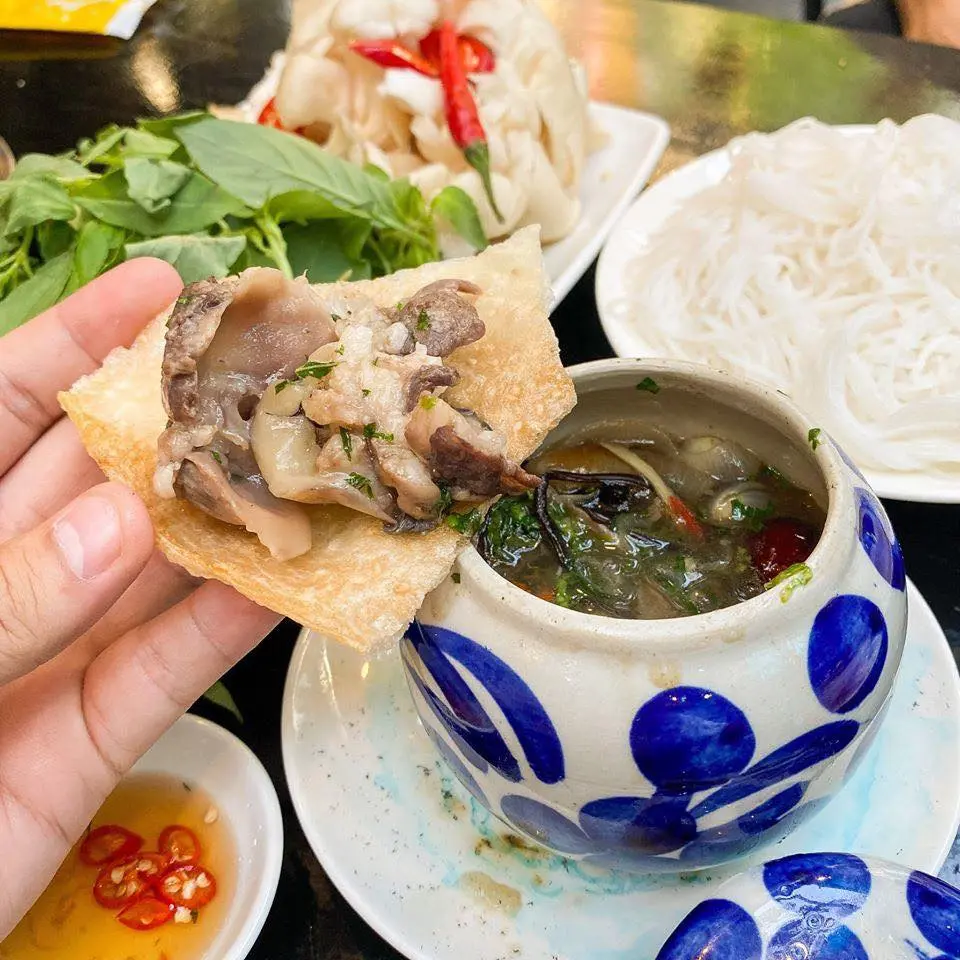 Mắt c&aacute; bốc lửa (đ&egrave;n pha đại dương) ở Ph&uacute; Y&ecirc;n, bạn đ&atilde; thử chưa? 6