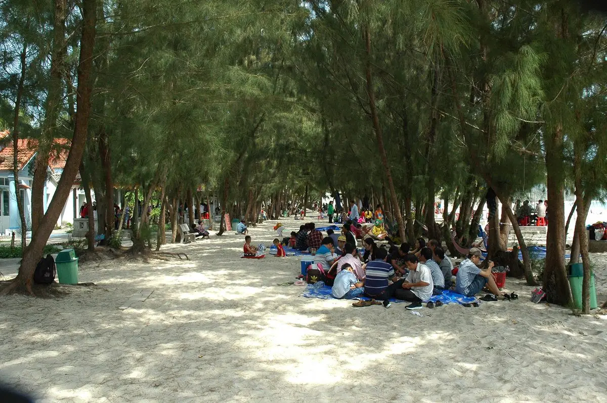 Ngẩn ngơ trước vẻ đẹp hoang sơ của b&atilde;i biển Vịnh Ho&agrave; Ph&uacute; Y&ecirc;n 7