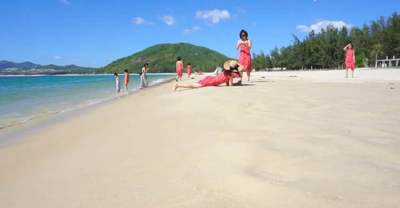 Ngẩn ngơ trước vẻ đẹp hoang sơ của b&atilde;i biển Vịnh Ho&agrave; Ph&uacute; Y&ecirc;n 3