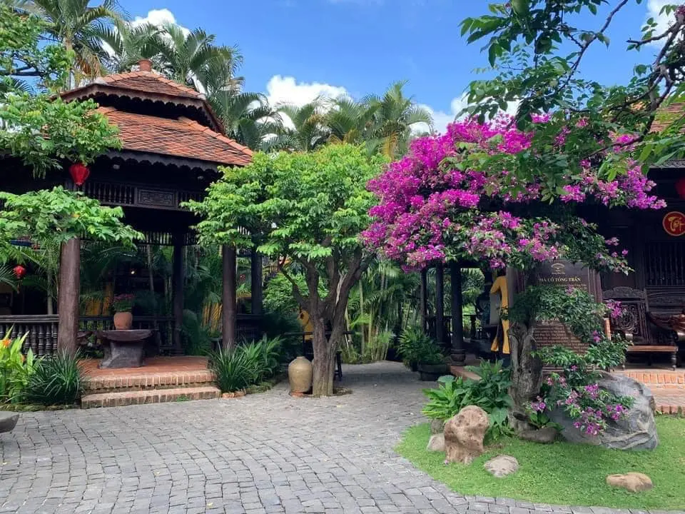 Nh&agrave; cổ Quảng Đức Xưa v&agrave; vẻ đẹp ho&agrave;i cổ của l&agrave;ng gốm cổ Quảng Đức vang b&oacute;ng một thời 20